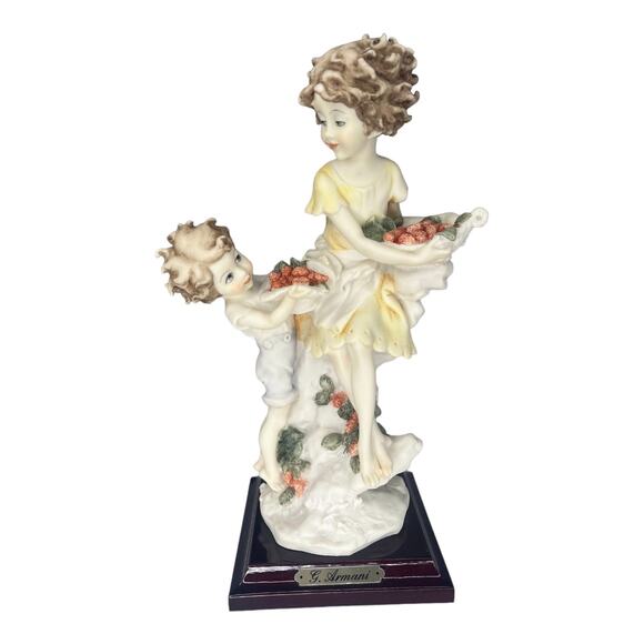 1986 Giuseppe Armani STRAWBERRY PARTY FIGURINE Sculpture Girl Boy Magic Memories - Picture 11 of 12